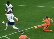 KAIYUN- 曼联训练开放日；清晨回应争议引欢呼；足总杯在即；年轻球员得到机会