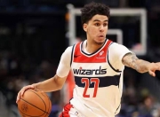 开云-浓眉哥回归赛场，败北首场状态亮眼，C9观众沸腾！的简单介绍