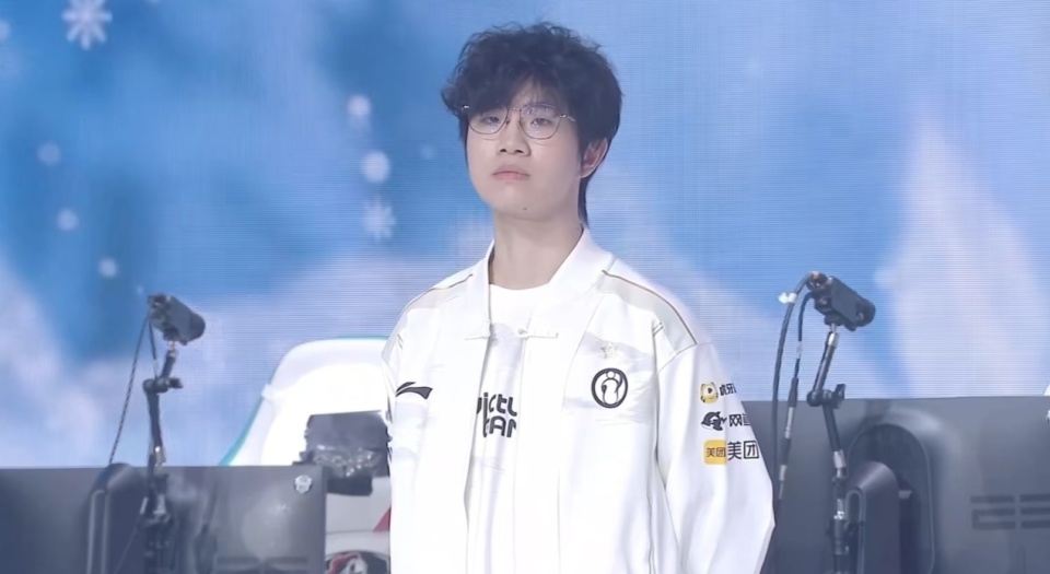 关于Rookie爆冷击败IG,出色防守引爆全场!的信息 关于Rookie爆冷击败IG,出色防守引爆全场!的信息