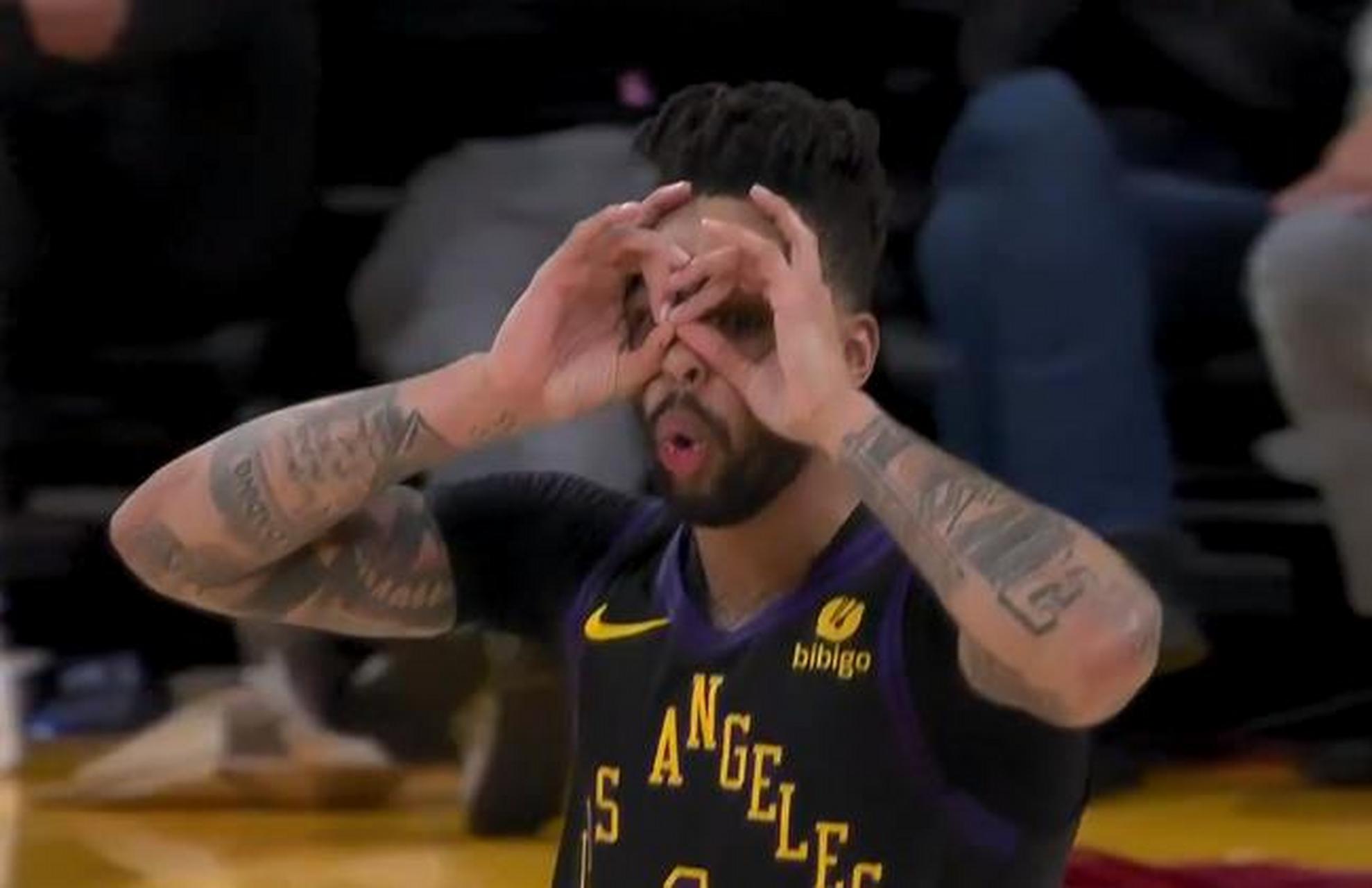 包含詹姆斯爆冷击败西班牙队,突破纪录引爆全场!的词条 包含詹姆斯爆冷击败西班牙队,突破纪录引爆全场!的词条